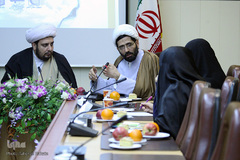 نشست ایمان در بحران