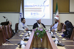 نشست ایمان در بحران