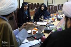 نشست ایمان در بحران