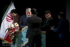 مراسم اختتامیه نخستین جایزه ایثار و رسانه 