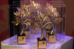 نشان زرین طوبی برگزیدگان نهمین جشنواره هنرهای تجسمی فجر