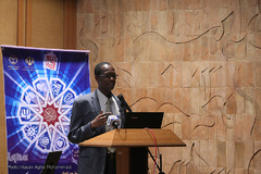 سخنرانی دکتر آدَم بَمبا عضو هیئت علمی دانشگاه بین المللی اسلامی مالزی