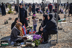 زیارت اهل قبور در آخرین پنجشنبه سال 