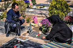 زیارت اهل قبور در آخرین پنجشنبه سال 