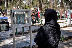 زیارت اهل قبور در آخرین پنجشنبه سال 