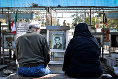 زیارت اهل قبور در آخرین پنجشنبه سال 