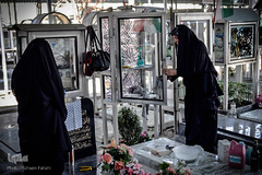 زیارت اهل قبور در آخرین پنجشنبه سال 
