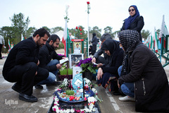 آغاز سال جدید در جوار شهدا
