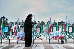 آغاز سال جدید در جوار شهدا
