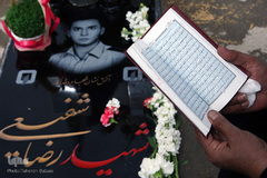 آغاز سال جدید در جوار شهدا
