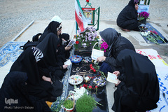 آغاز سال جدید در جوار شهدا
