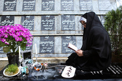 آغاز سال جدید در جوار شهدا
