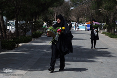 آغاز سال جدید در جوار شهدا
