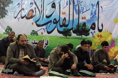 آغاز سال جدید در جوار شهدا
