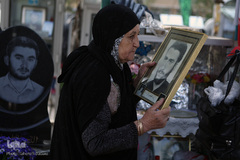 آغاز سال جدید در جوار شهدا
