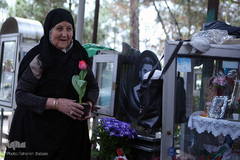 آغاز سال جدید در جوار شهدا
