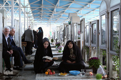 آغاز سال جدید در جوار شهدا
