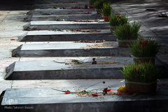 آغاز سال جدید در جوار شهدا
