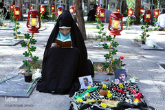 آغاز سال جدید در جوار شهدا
