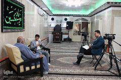 در محضر ستایشگران