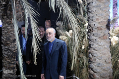 بازدید علی‌اکبر صالحی، رییس سازمان انرژی اتمی از باغ موزه دفاع مقدس