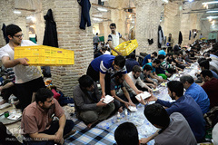 مراسم معنوی اعتکاف در مسجد جامع بازار تهران