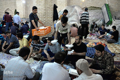 مراسم معنوی اعتکاف در مسجد جامع بازار تهران