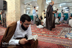 مراسم معنوی اعتکاف در مسجد جامع بازار تهران