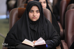 رقابت دختران در پنجمین دوره مسابقات قرآن دانش آموزان