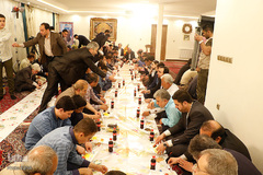 جمع پرشور قاریان قرآن در میلاد قمر بنی‌هاشم(ع)