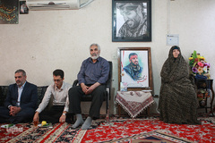 دیدار با خانواده شهید

