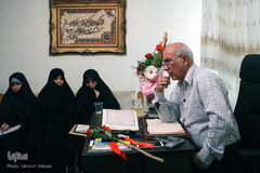 تجلیل شاگردان از مقام معلم قرآن
