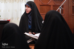 تجلیل شاگردان از مقام معلم قرآن
