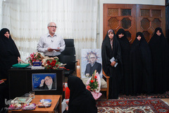 تجلیل شاگردان از مقام معلم قرآن
