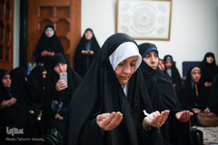 تجلیل شاگردان از مقام معلم قرآن
