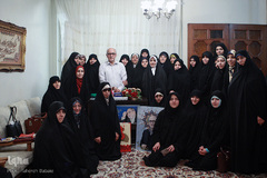 تجلیل شاگردان از مقام معلم قرآن
