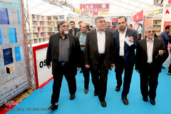  بازدید حمید رضا طیبی، رییس جهاد دانشگاهی از سی امین نمایشگاه بین المللی کتاب تهران