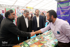  بازدید حمید رضا طیبی، رییس جهاد دانشگاهی از سی امین نمایشگاه بین المللی کتاب تهران