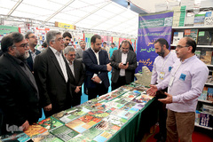  بازدید حمید رضا طیبی، رییس جهاد دانشگاهی از سی امین نمایشگاه بین المللی کتاب تهران