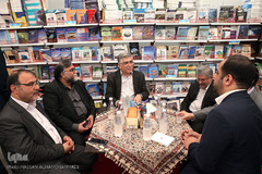  بازدید حمید رضا طیبی، رییس جهاد دانشگاهی از سی امین نمایشگاه بین المللی کتاب تهران