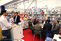  بازدید حمید رضا طیبی، رییس جهاد دانشگاهی از سی امین نمایشگاه بین المللی کتاب تهران