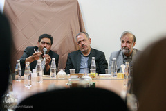 دیدار۴ چهره قرآنی کاندید شورای شهر تهران با هنرمندان و بانوان قرآن‌پژوه
