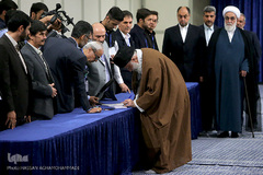 حضور حضرت آیت الله خامنه ای، رهبر معظم انقلاب پای صندوق اخذ رای