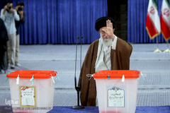 حضور حضرت آیت الله خامنه ای، رهبر معظم انقلاب پای صندوق اخذ رای