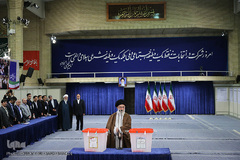 حضور حضرت آیت الله خامنه ای، رهبر معظم انقلاب پای صندوق اخذ رای