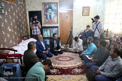 دیدار نمایندگان جامعه قرآنی با خانواده  شهید «مرتضی شکرانی»