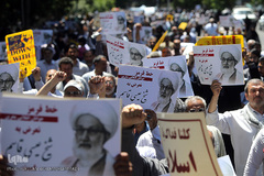 راهپیمایی نمازگزاران تهرانی در حمایت از شیخ عیسی قاسم، رهبر شیعیان بحرین