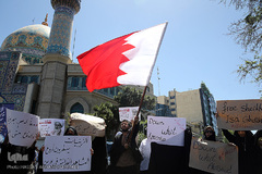 راهپیمایی نمازگزاران تهرانی در حمایت از شیخ عیسی قاسم، رهبر شیعیان بحرین