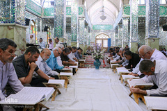 مراسم جزء خوانی قرآن کریم در حرم امام زاده حسن (ع)
