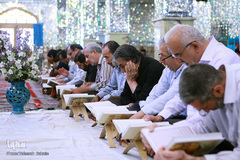 مراسم جزء خوانی قرآن کریم در حرم امام زاده حسن (ع)
